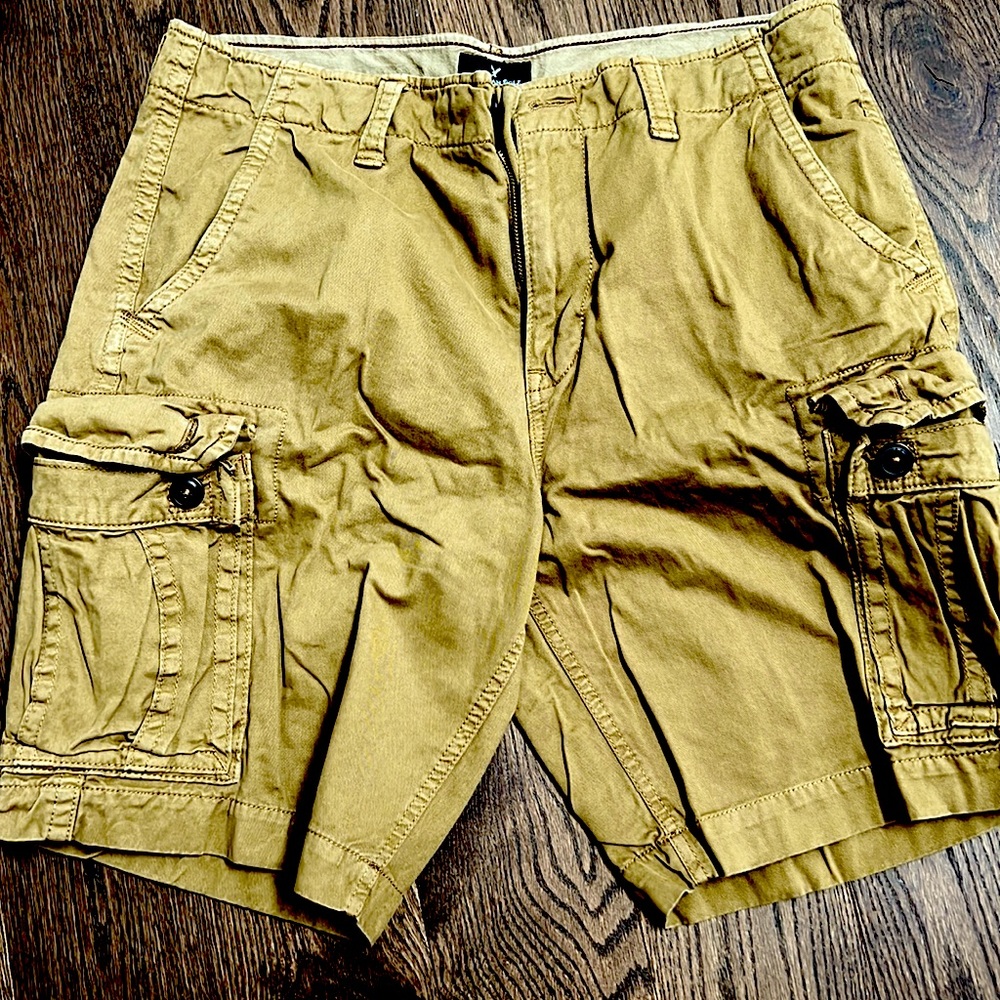 Men’s American Eagle shorts